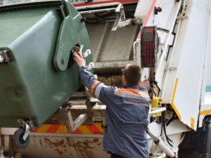 В Мариуполе может измениться стоимость вывоза твердых и жидких бытовых отходов