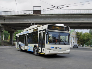 По маршруту № 4-А в Мариуполе летом будет курсировать больше троллейбусов