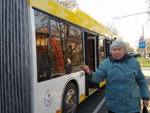 Горожане Мариуполя предлагали отдельный транспорт для пенсионеров. Что ответили власти?
