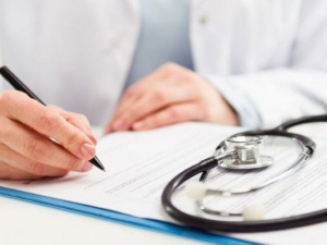 Объявлена последняя неделя: Мариупольцы в выходные поспешили за декларациями с врачами (ФОТО)
