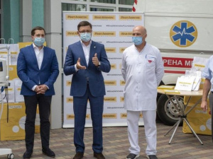 Фонд Рината Ахметова передал Мариуполю аппараты искусственной вентиляции легких (ФОТО)