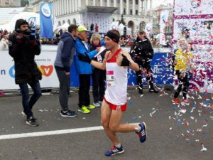 Киевский марафон выиграл житель Донетчины Артем Поддубный