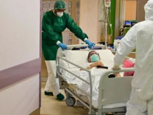 В Украине за сутки от коронавируса умерли около 700 пациентов, из них до полусотни – на Донетчине