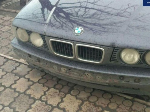 В Мариуполе водитель BMW «влетел» в забор на Театральной площади (ФОТО)