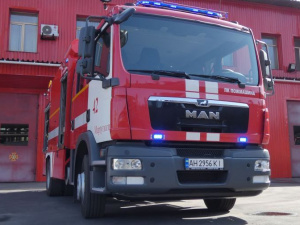 Спасателям Мариуполя меткомбинат передал современный пожарный автомобиль (ВИДЕО)