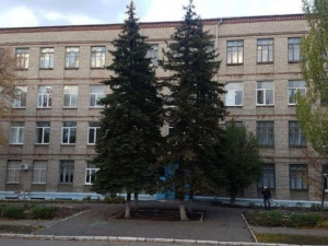 Новая украинская школа: в мариупольской гимназии № 2 препятствуют проведению родительского собрания (ФОТО+ДОПОЛНЕНО)