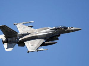 Навчання українських пілотів на F-16 може завершитися не раніше наступного літа - The Washington Post