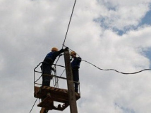 Отключение электроэнергии: в Мариуполе продолжают устранять последствия воскресного шторма (АДРЕСА)