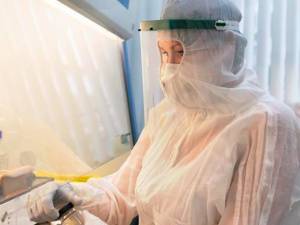 Почему «Омикрон» опаснее других штаммов коронавируса, и как украинцам защититься от него
