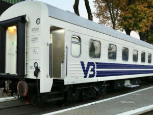 Мариупольцам показали, как будут выглядеть новые вагоны «Укрзализныци» (ФОТО)