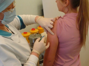 Мариуполь  оказался в лидерах по Донецкой области по отказам  от прививок для детей