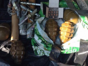 Мариупольского военного арестовали за продажу оружия