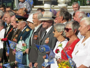 Мариупольцы отмечают 73-ю годовщину освобождения города от нацистов