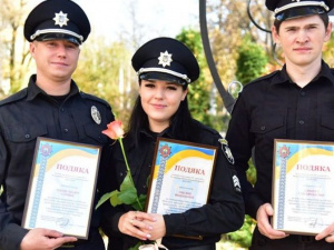 В Мариуполе экипаж полиции наградили за поимку «закладчиков» наркотиков (ФОТО)