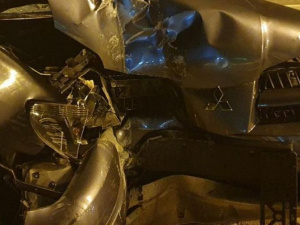 Машина «всмятку»: в Мариуполе водитель въехал в столб