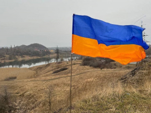 Під тимчасово окупованим Донецьком знову замайорів український прапор – подробиці