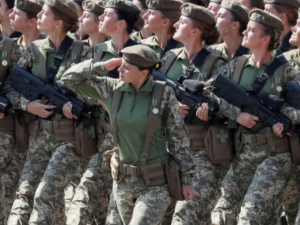 В Украине пересматривают правила постановки женщин на воинский учет: будут ли штрафовать