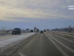 Під Маріуполем росіяни укріплюють позиції незвичними конструкціями та розширюють військові бази - подробиці