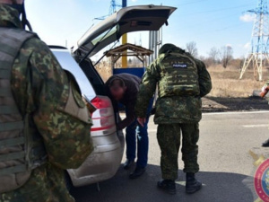 На блокпостах Донецкой области за неделю задержали 24 боевика