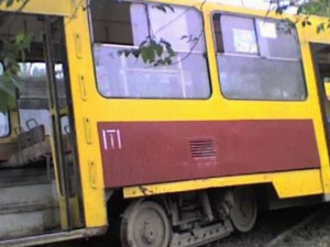 Неадекватный подрядчик сорвал закрытие трамвайного движения в Мариуполе (ВИДЕО)