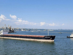 Из порта Мариуполя вышло первое иностранное судно