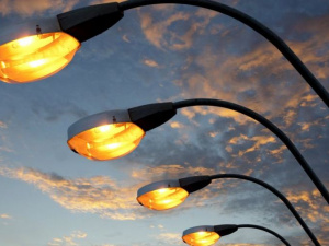 Совсем ничего не видно: мариупольцы просят установить уличное освещение