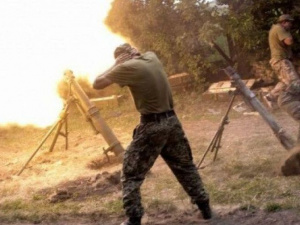 В Донбассе погиб военный, еще трое - ранены