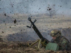 Боевики подбили грузовик украинских военных в Донбассе. Есть погибший и раненые