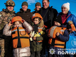 На Донеччині з двох громад евакуювали всіх дітей