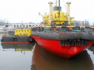 В Мариуполе спустили на воду единственный в Украине ледокол «Капитан Белоусов» (ФОТО)