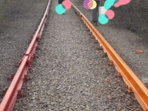 В Мариуполе появилась разноцветная железная дорога? (ФОТО)