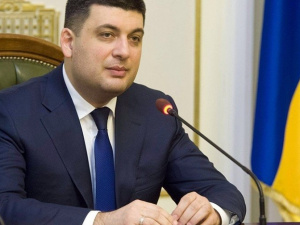 Остановка заводов Мариуполя из-за блокады ударит по бюджетникам и пенсионерам, - Гройсман