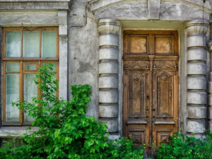 Мариупольцы планируют реставрировать двери старинных домов