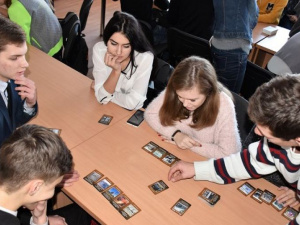 Студенты разработали настольную историческую игру «Мариуполь step by step» (ФОТО)