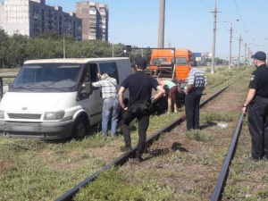 Смертельное ДТП в Мариуполе: водитель умер за рулем микроавтобуса? (ФОТО+ВИДЕО)