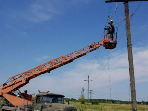 Прифронтовым поселкам вблизи Мариуполя восстановили электричество после обстрела (ФОТО)