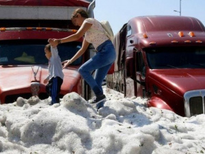 Город в Мексике покрылся полутораметровым слоем льда (ФОТО+ВИДЕО)