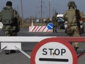 КПВВ «Марьинка»  прекратил пропуск людей из-за обстрелов