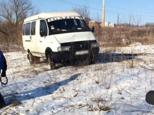 Полицейские Донетчины освободили застрявший автомобиль
