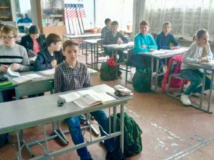 Полицейские Донецкой области возобновят дежурство в школах на линии разграничения