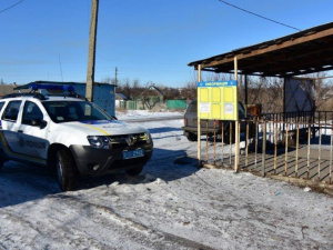 Полицейские в Авдеевке отдали свои продукты голодающей семье