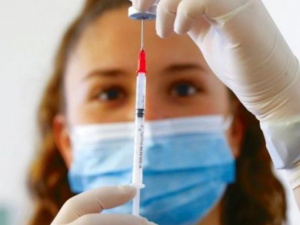 На Донетчине от COVID-19 вакцинировались более двух тысяч жителей