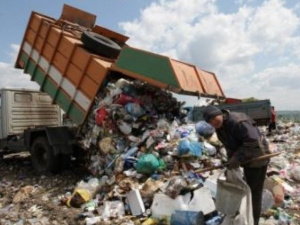 Предприятиям Мариуполя запретили самостоятельно вывозить мусор  на свалку (ФОТО)