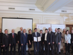 Шесть вузов подписали соглашение о сотрудничестве с городской властью Мариуполя (ФОТО)