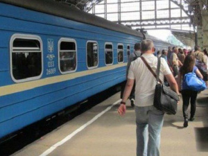С поезда «Киев - Мариуполь» эвакуировали 700 человек