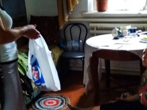 В одиночестве без денег и еды: в Мариуполе женщина с инвалидностью нуждается в помощи (ФОТО)
