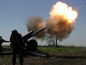 Боевики на Донбассе применили артиллерию и обстреляли жилой поселок