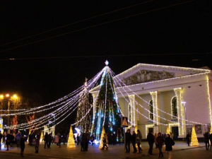 Самая красивая елка Украины: как поддержать мариупольскую красавицу