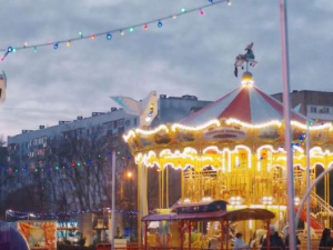 Мариупольцам показали преображение площади Свободы к зимним праздникам