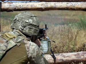 В зоне ООС ранили украинского военного